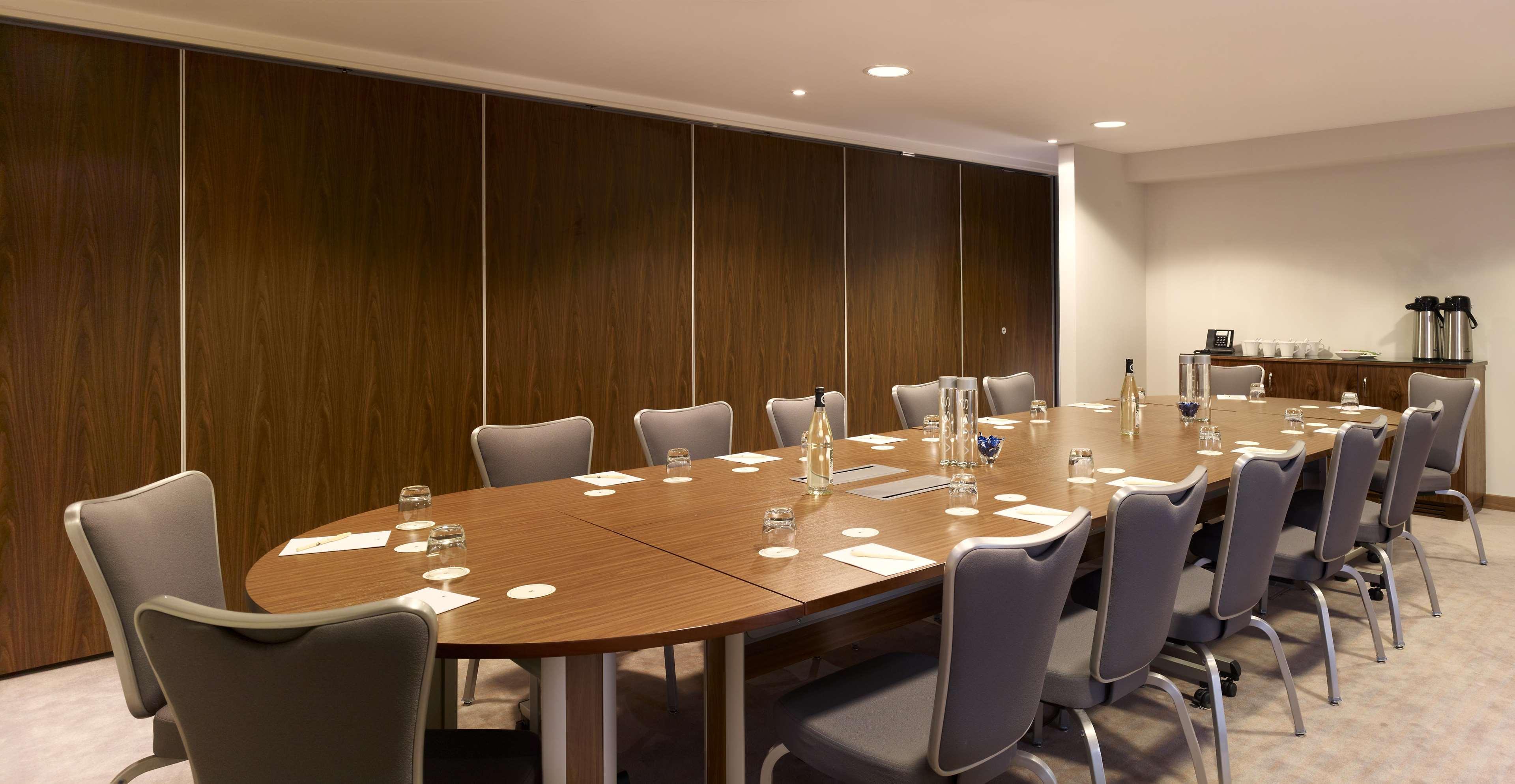 Doubletree By Hilton Lincoln Hotel Perniagaan gambar
